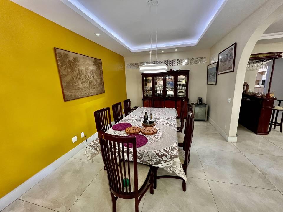 Apartamento com 4 quartos, 240m², à venda em Rio de Janeiro, Leblon