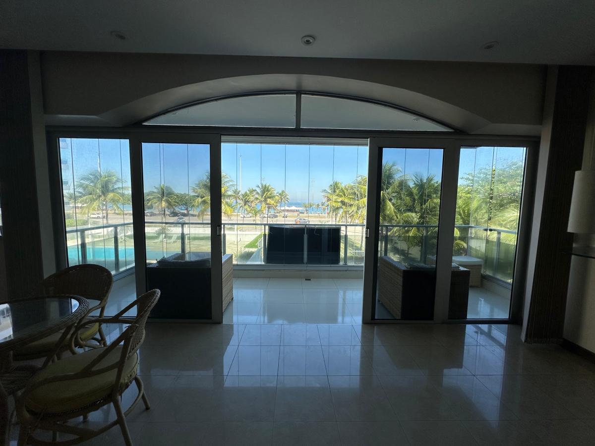 APARTAMENTO FRENTE MAR NA LUCIO COSTA