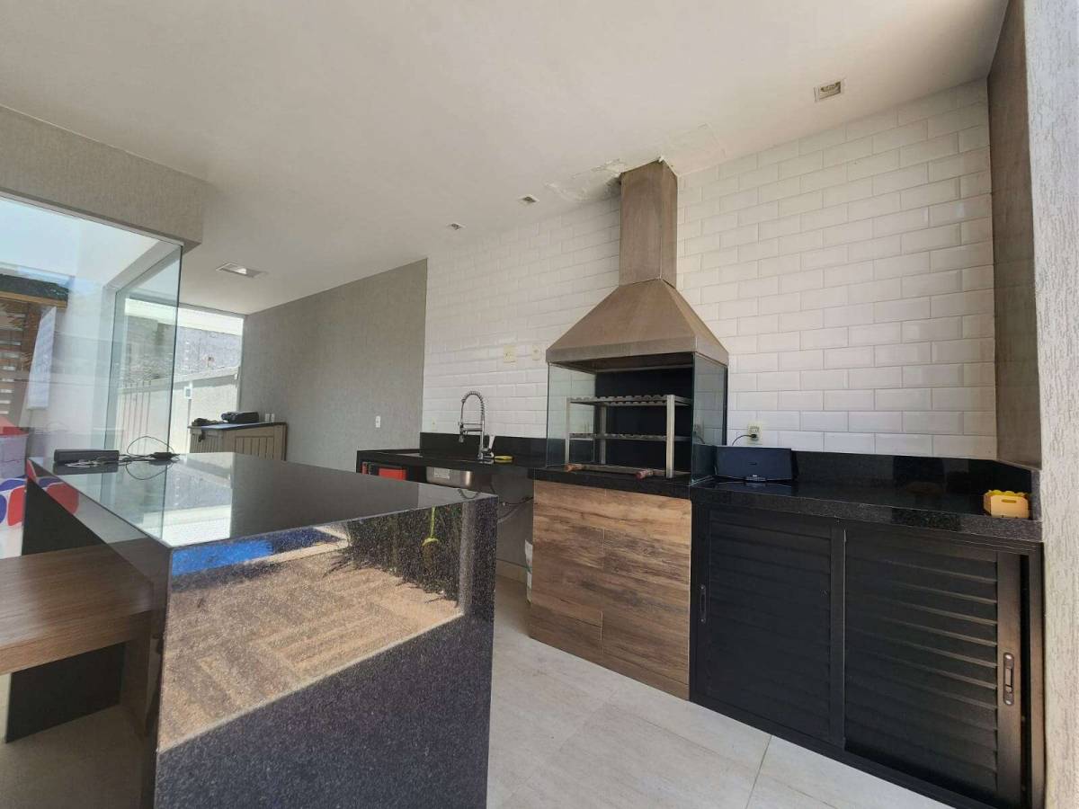  - Casa à venda em Rio de Janeiro, Recreio dos Bandeirantes, com 4 quartos, 400m²