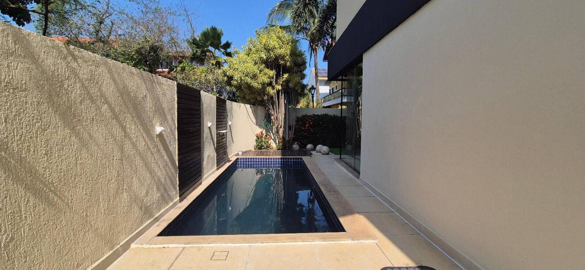 Casa com 4 quartos, 300m² em Rio de Janeiro, Barra da Tijuca