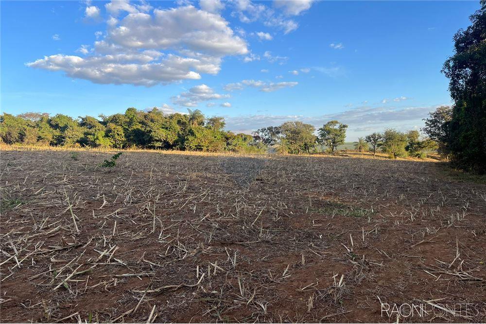 Fazenda á venda de 70,89ha, no município de Perdizes -  Minas Gerais