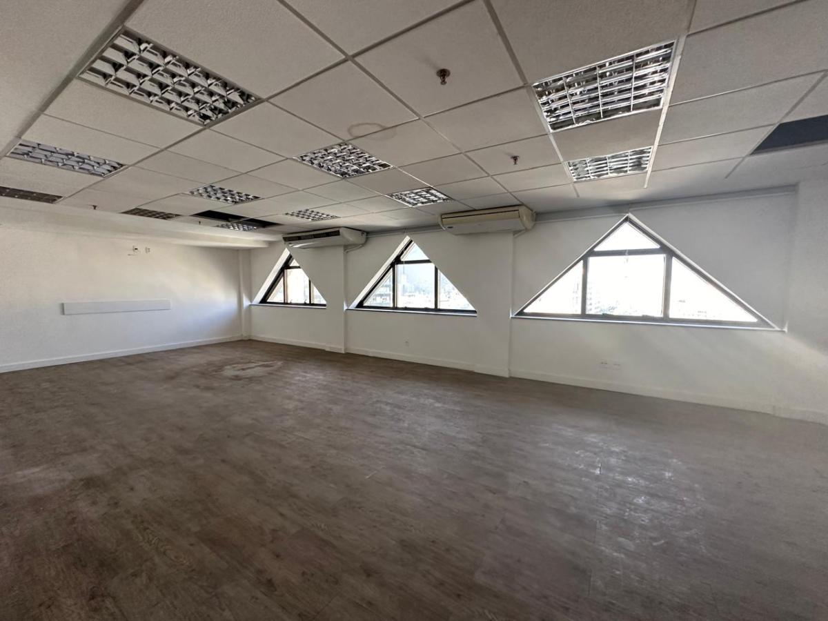 Sala comercial com 5 quartos, 256m², para locação em Rio de Janeiro, Leblon